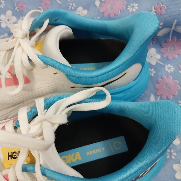 3280 HOKA One One Size 8 D Wide Anari 7. In Blue and White. Excellent Condition. - Picture 14 of 14